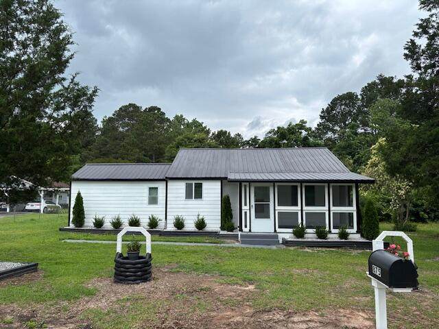 875 Earle Street - Photo 1