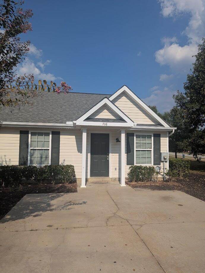 708 Creekside Drive - Photo 1