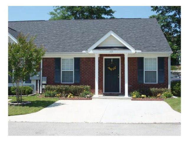 105 Laurel Place - Photo 1