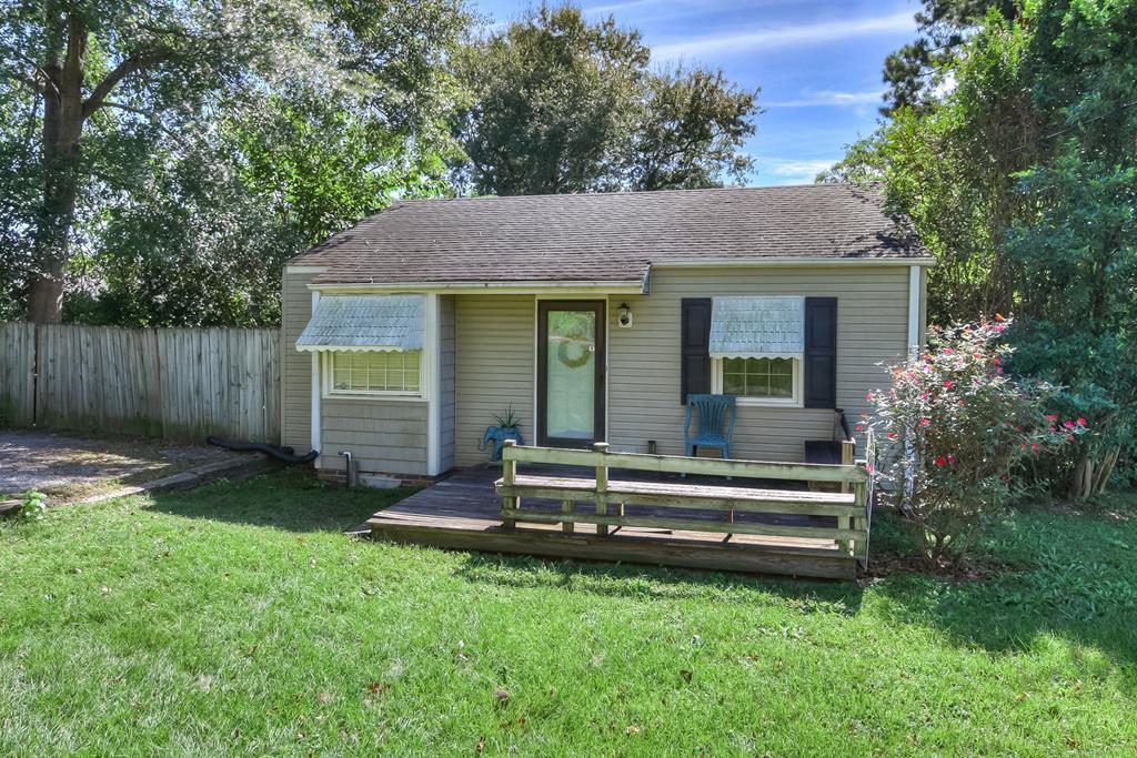 1015 James Street - Photo 1