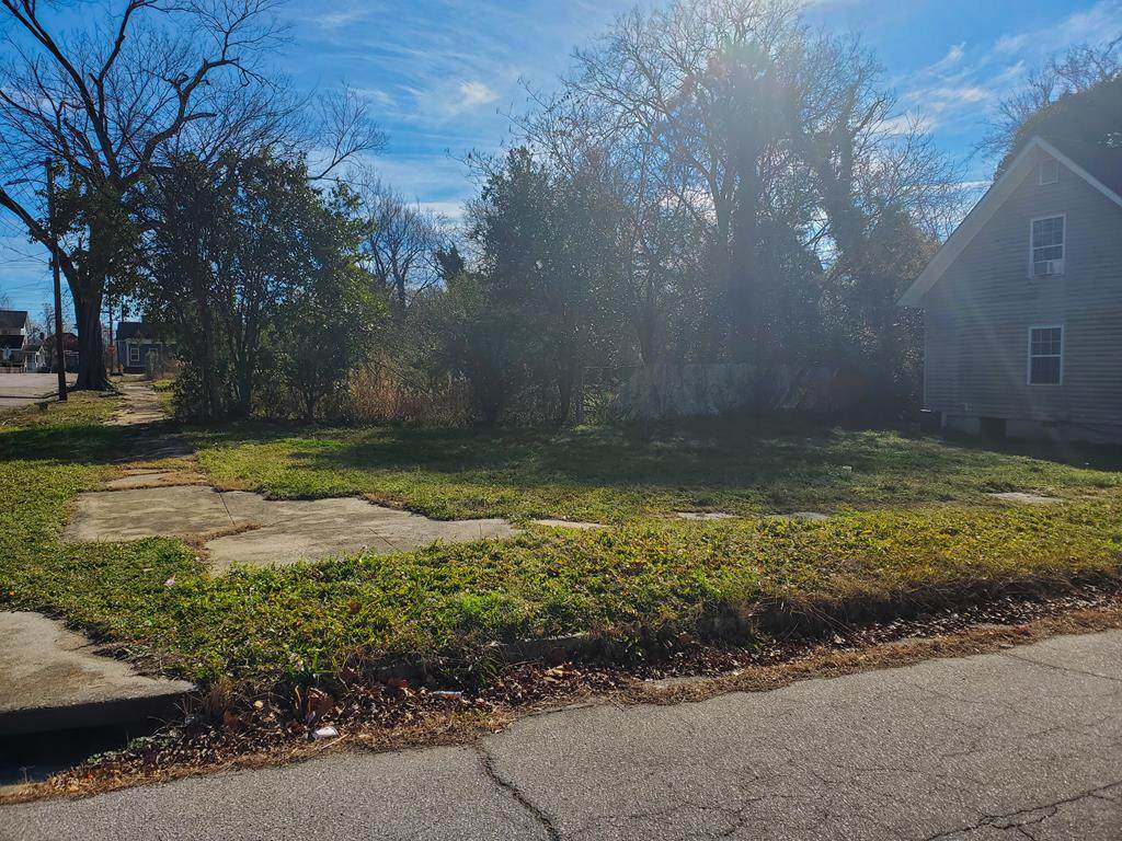 1004 11th Street - Photo 1