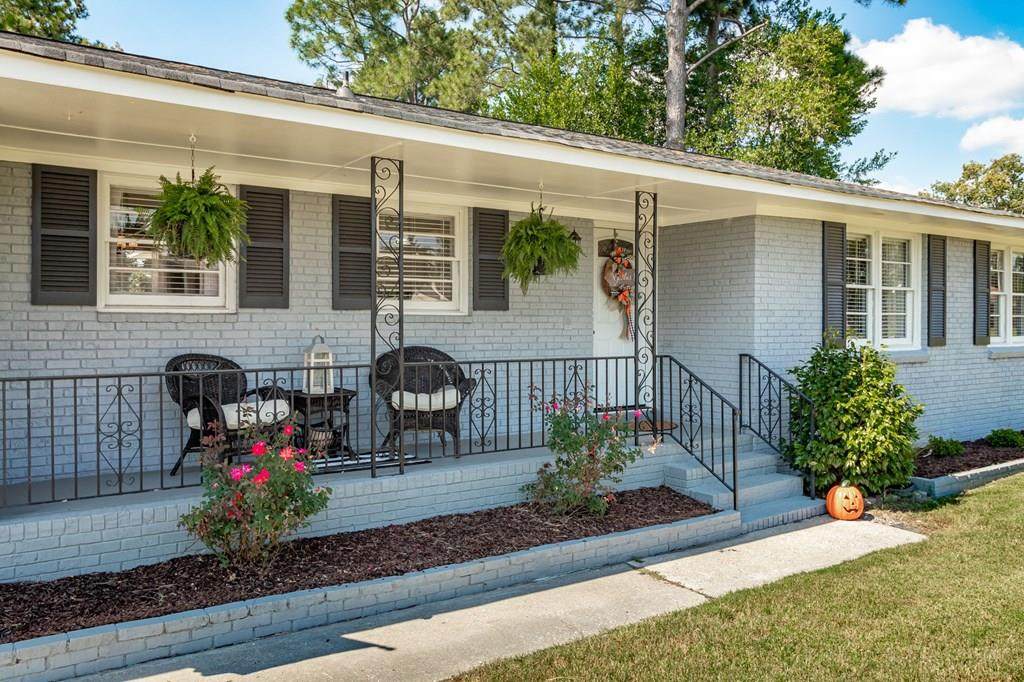 634 Victoria Drive - Photo 1