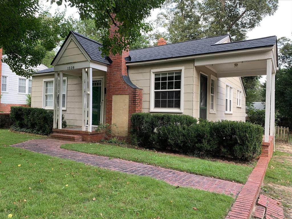 1528 Heath Street - Photo 1