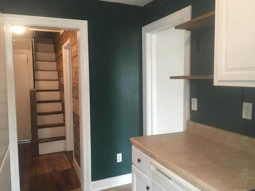 1723 Kissingbower Road - Photo 1