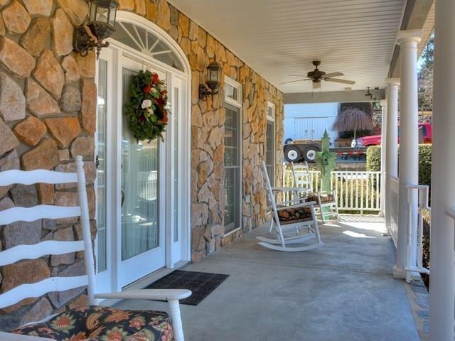 1022 Magnolia Drive - Photo 1