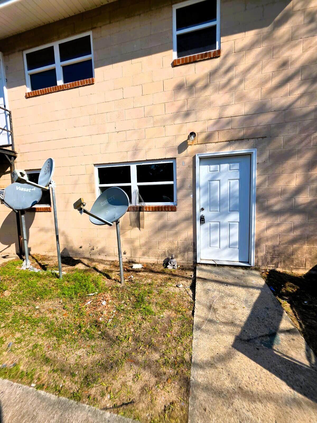 532 Hampton Ave Nw Avenue - Photo 1