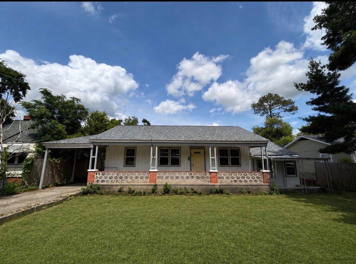 1508 Heard Avenue - Photo 1