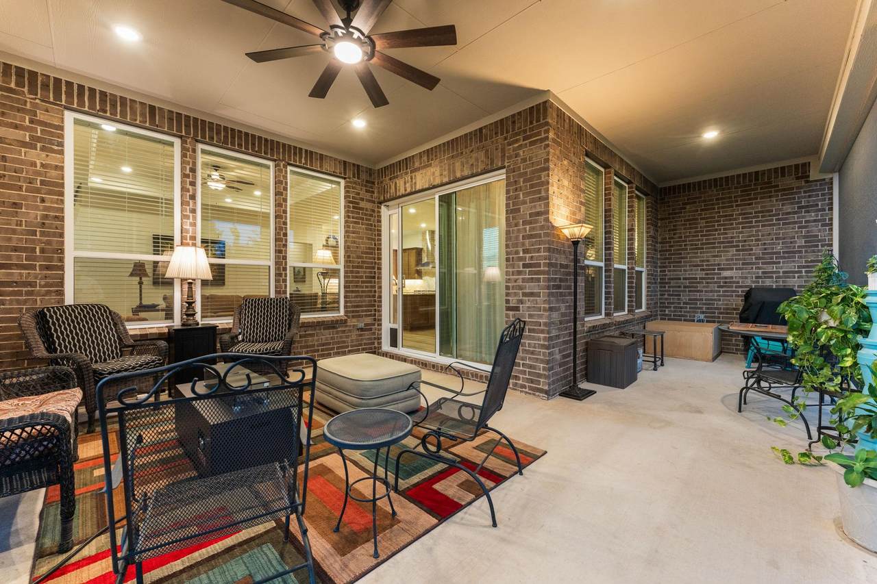 112 Telegraph Ln - Photo 1