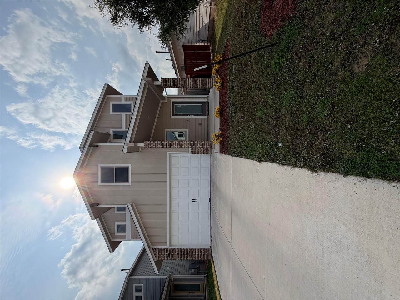 8603 Cumbrae Ln - Photo 1