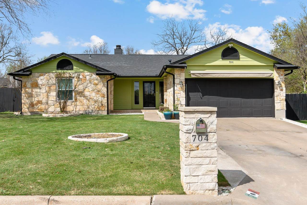 704 Greenwich Pl - Photo 1