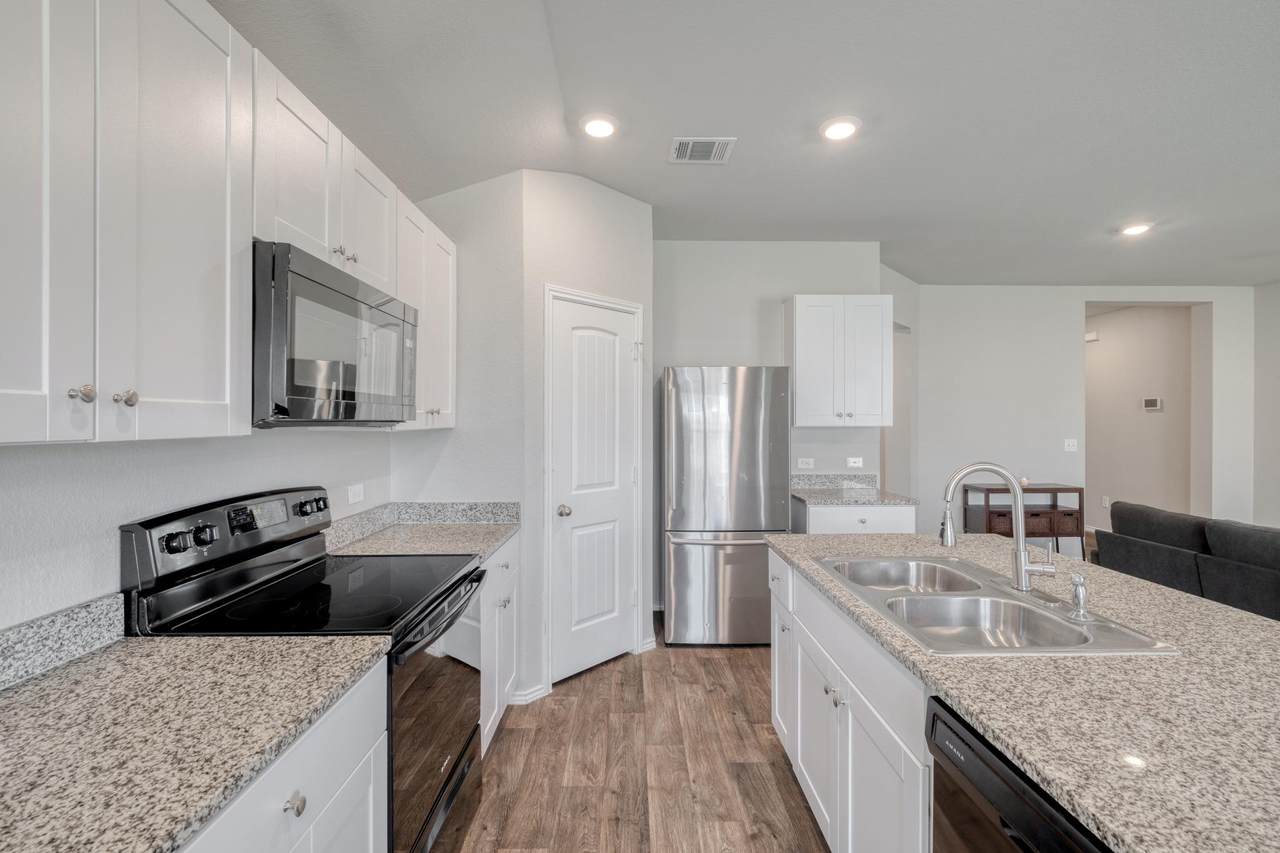 5712 Xene Dr - Photo 1