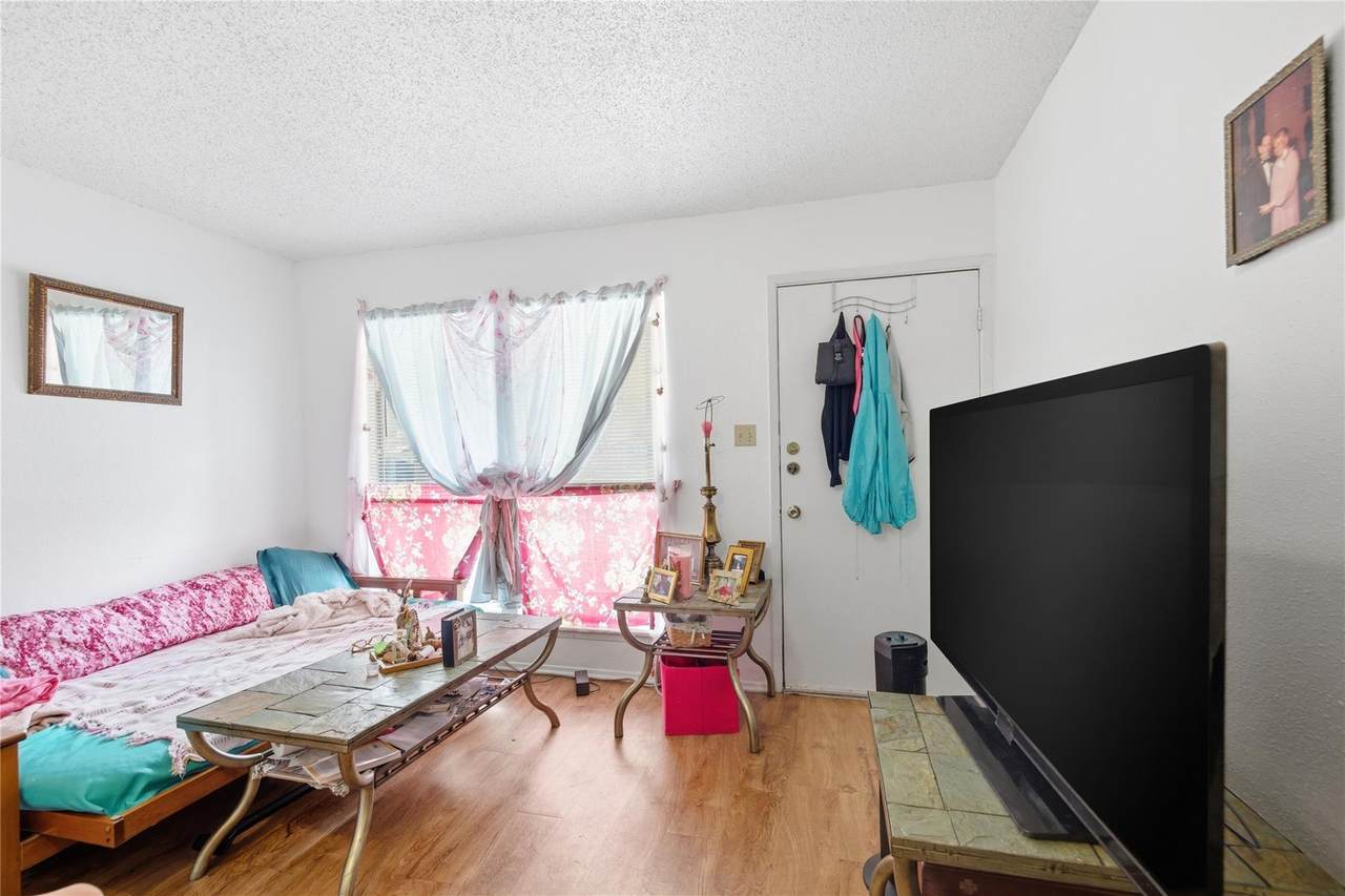 2801 Hemphill Park - Photo 1