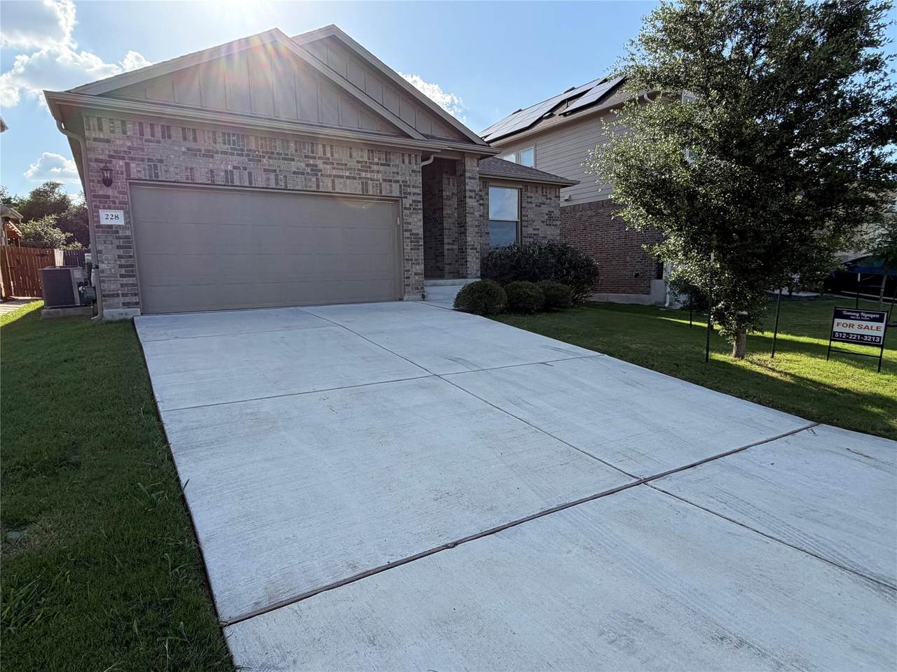 228 Castlefields St - Photo 1