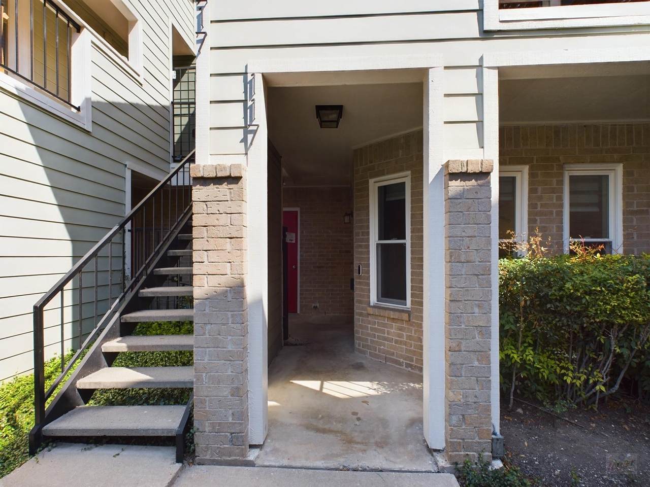 2104 Cullen Ave - Photo 1