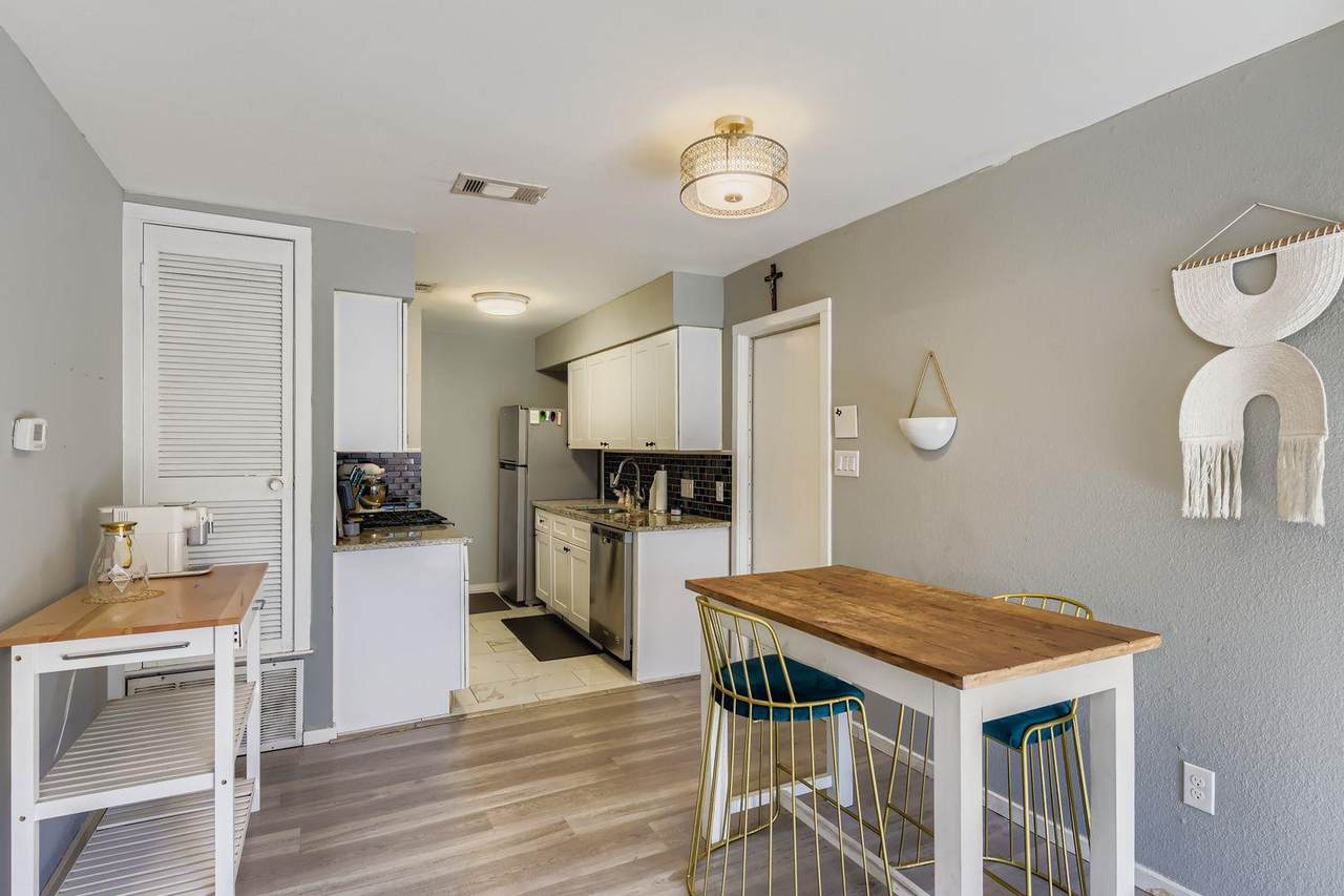 5922 Little Creek Trl - Photo 1