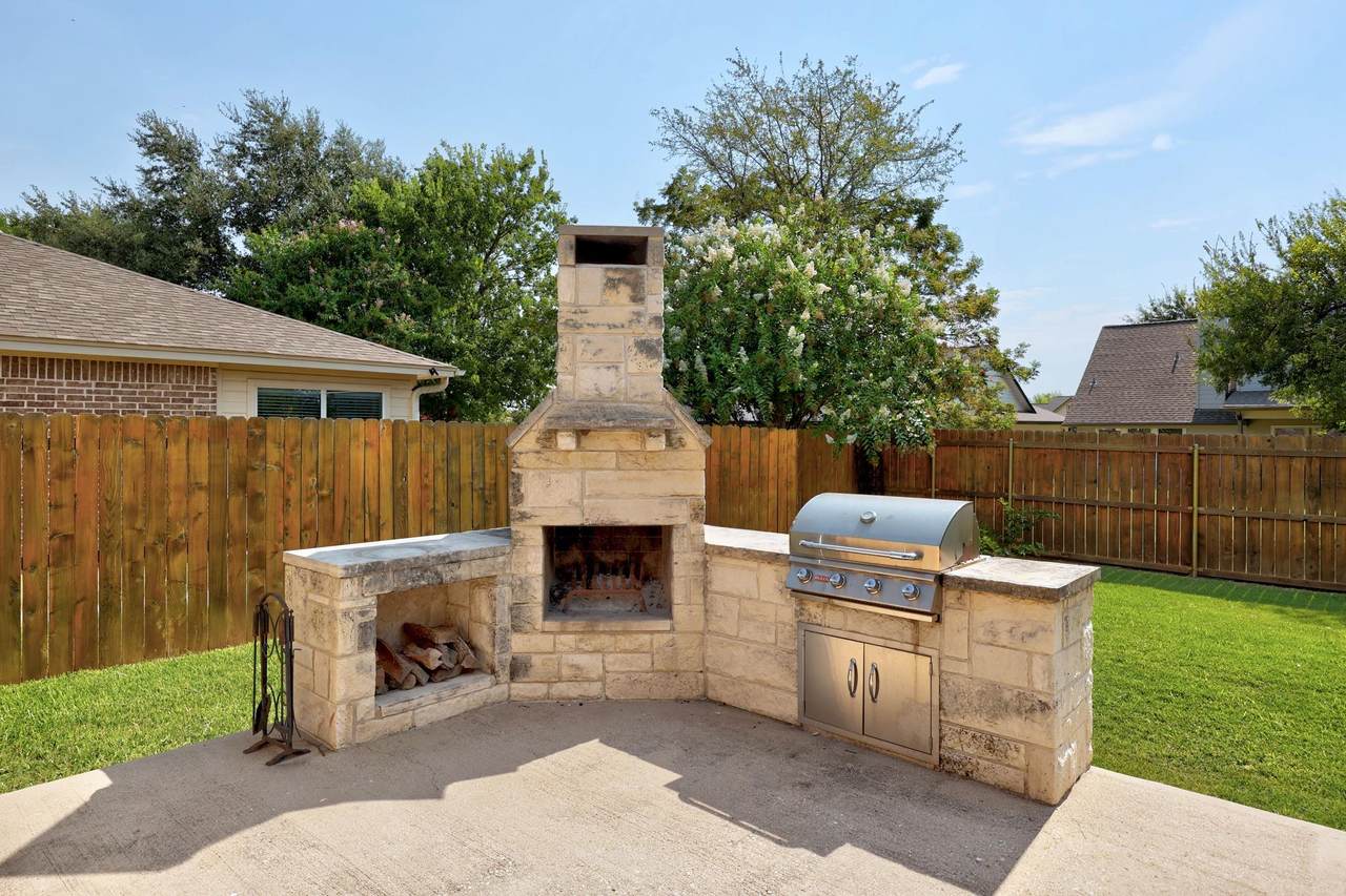 https://bt-photos.global.ssl.fastly.net/austin/1280_boomver_1_1139918-2.jpg