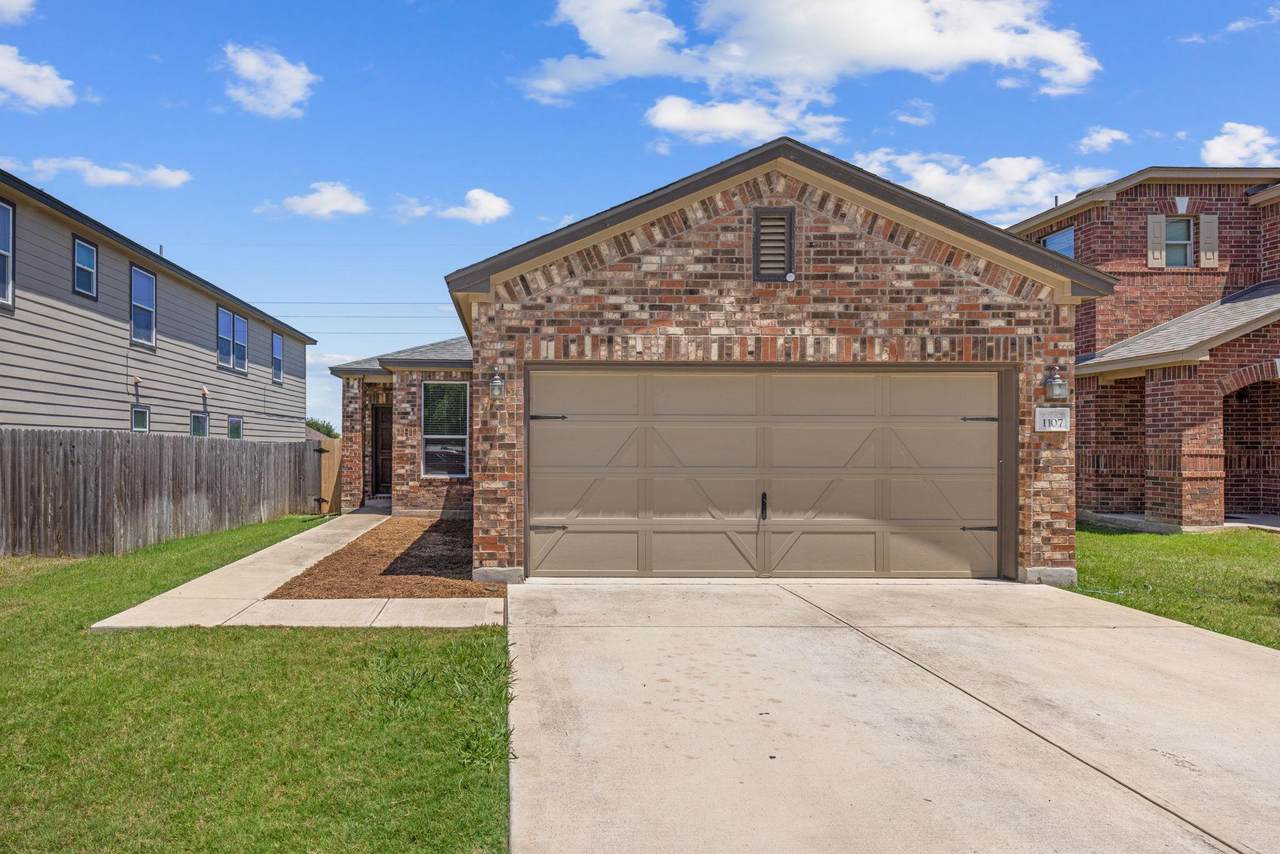 1107 Sagebrush Dr - Photo 1