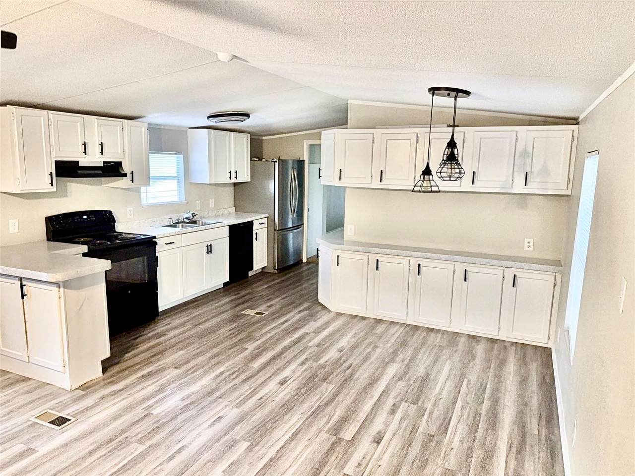 750 Oak Mdws - Photo 1