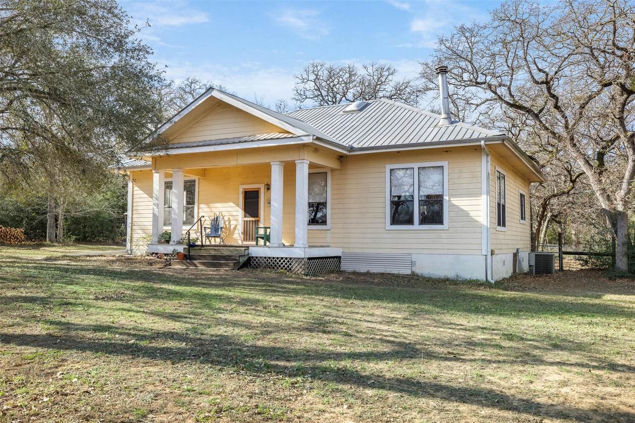 1139 Private Road 7009 Rd - Photo 1