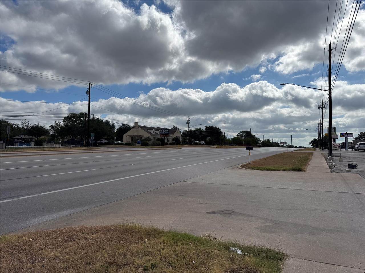 https://bt-photos.global.ssl.fastly.net/austin/1280_boomver_1_1196468-2.jpg