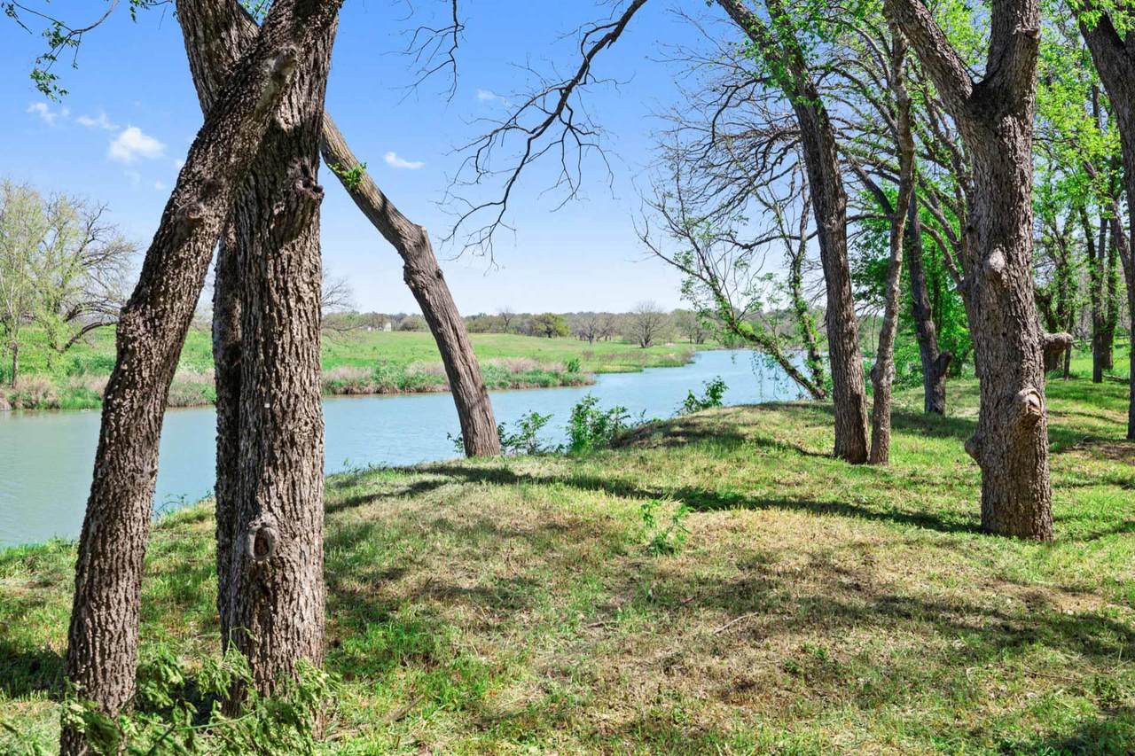 https://bt-photos.global.ssl.fastly.net/austin/1280_boomver_1_1202786-2.jpg