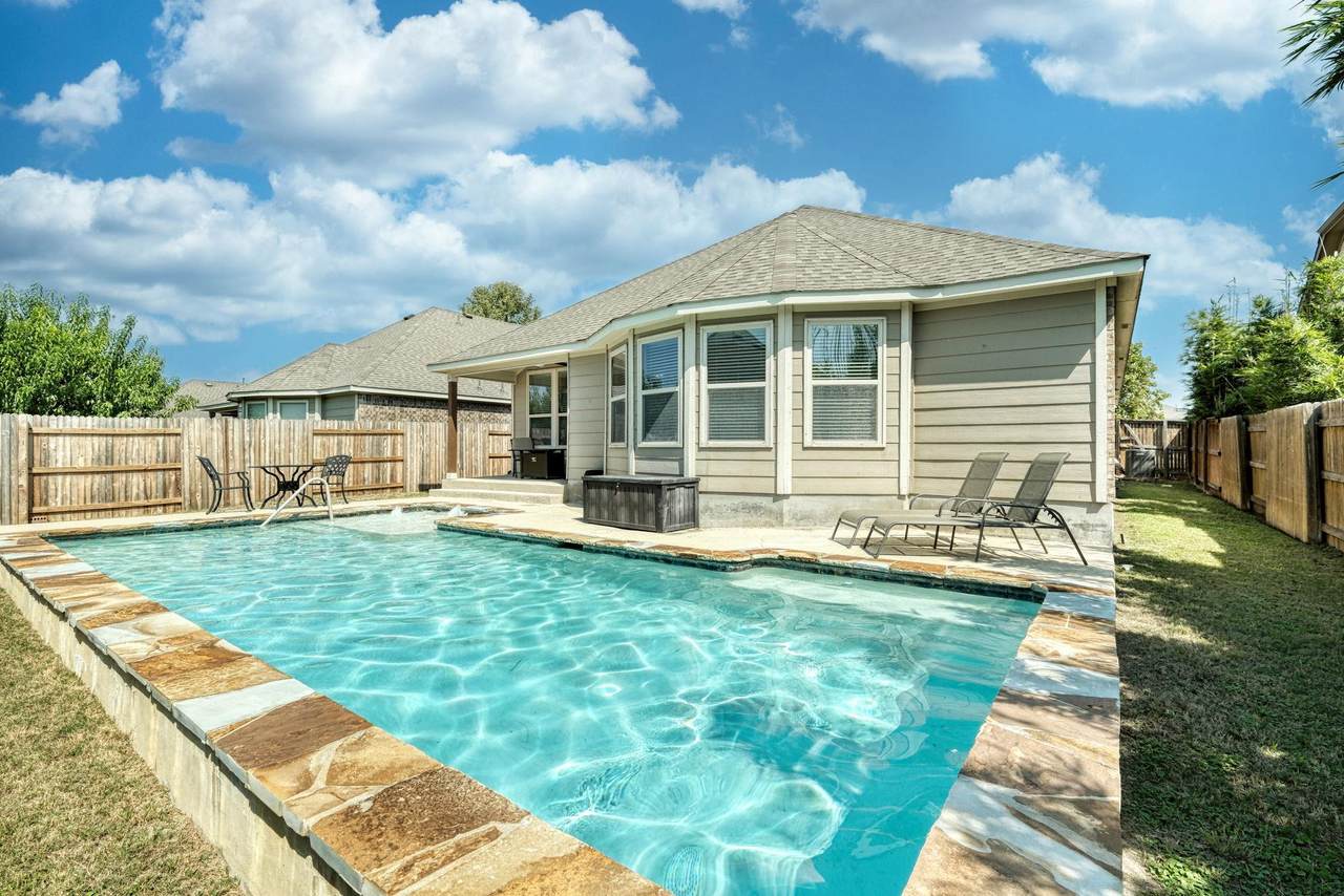 3321 De Torres Cir - Photo 1