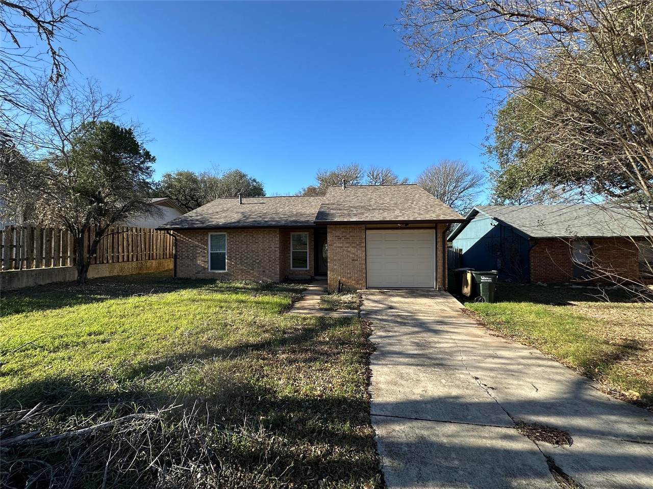 2025 Castle Gate Cir - Photo 1