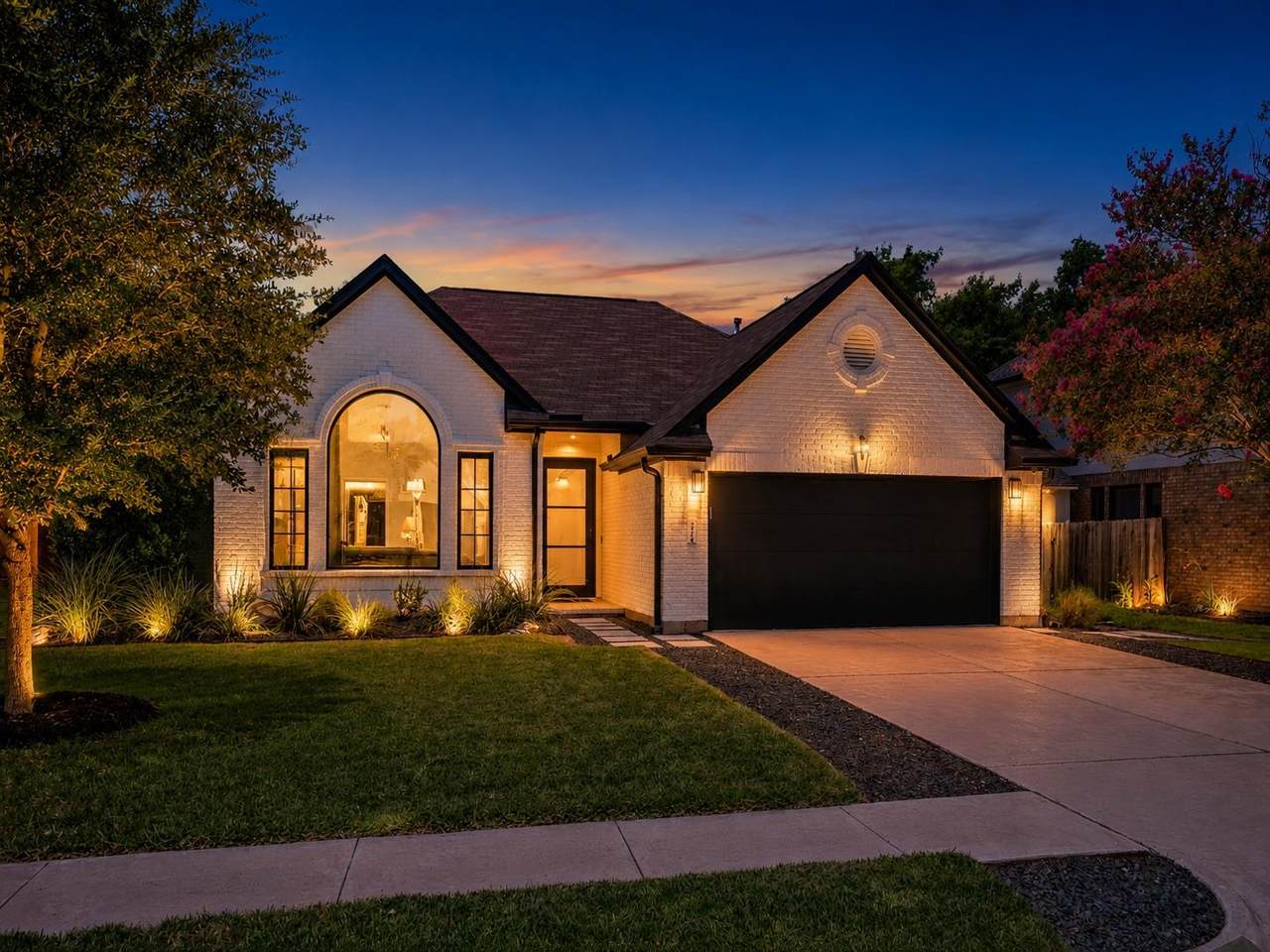 7704 Kiva Dr - Photo 1
