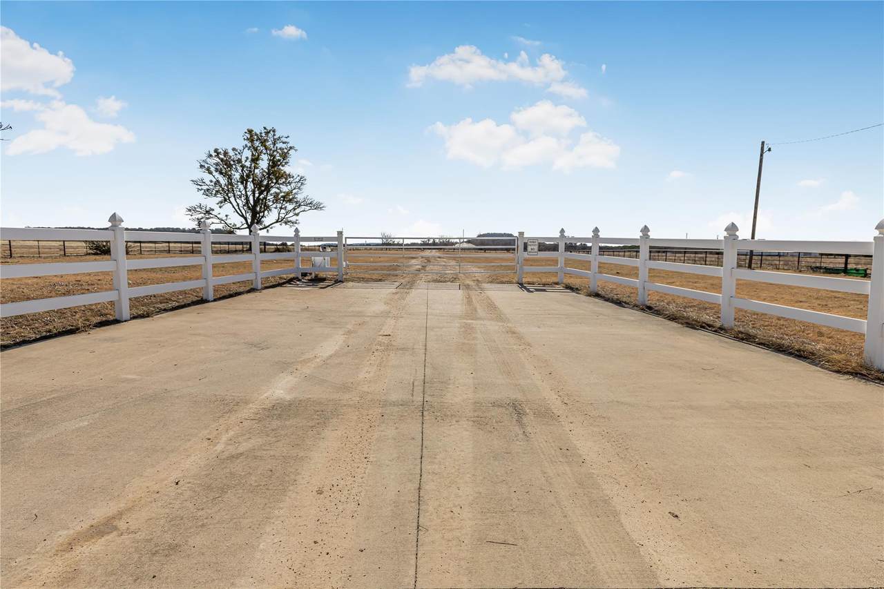 950 Stagecoach Rd - Photo 1