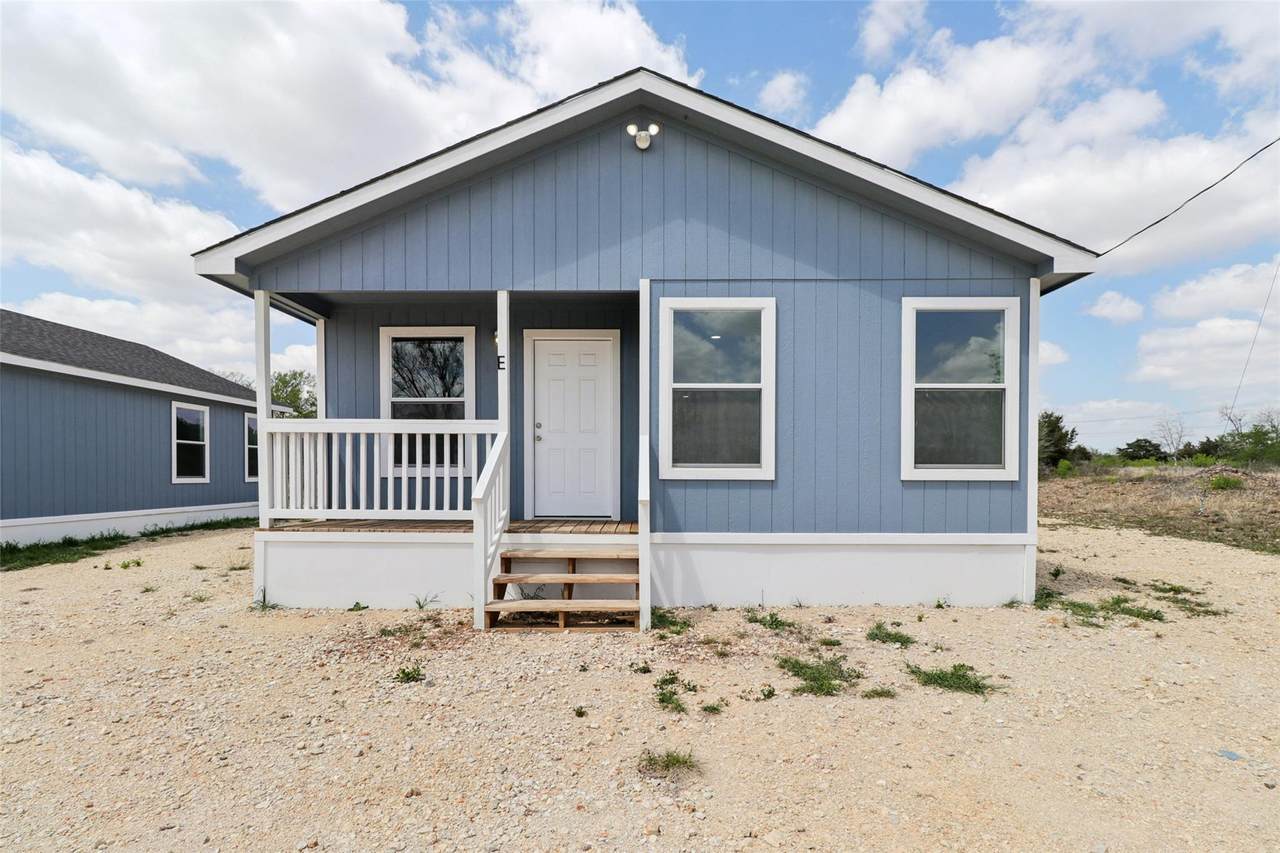 1087 Schubert Ln - Photo 1