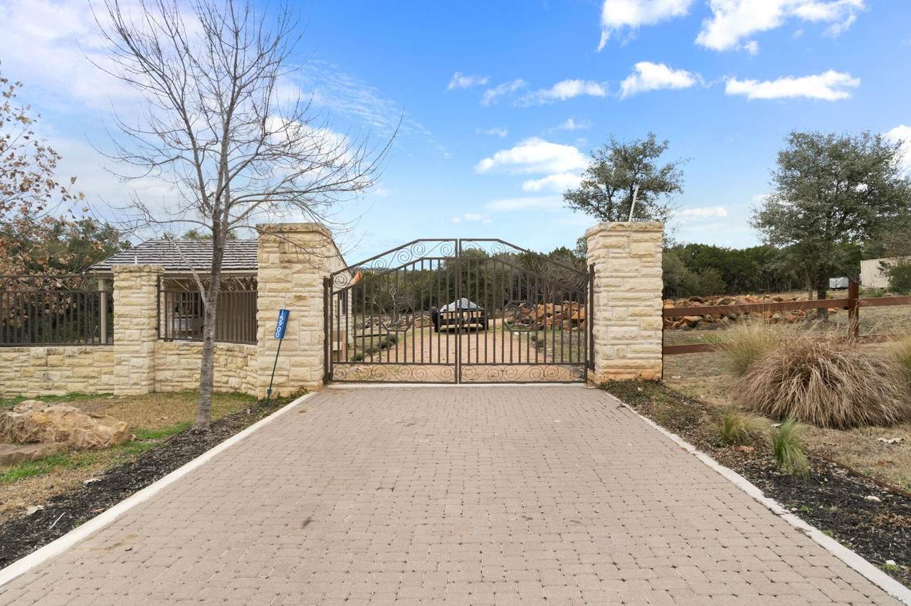 15902 Booth Cir - Photo 1
