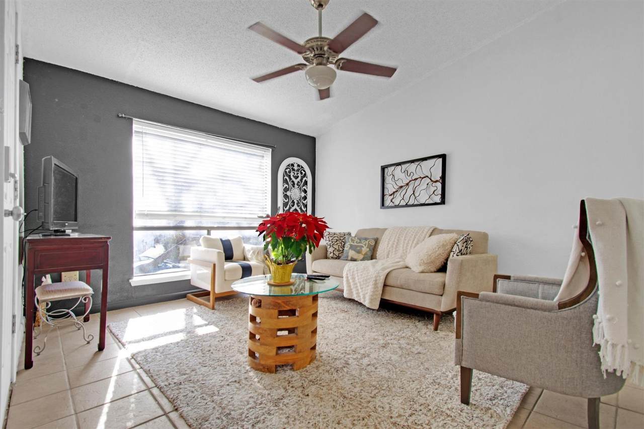 1705 Crossing Pl - Photo 1