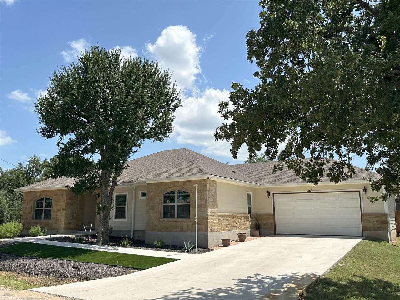 139 Maple Dr - Photo 1