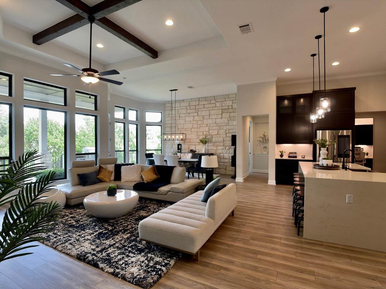 https://bt-photos.global.ssl.fastly.net/austin/1280_boomver_1_1474698-2.jpg