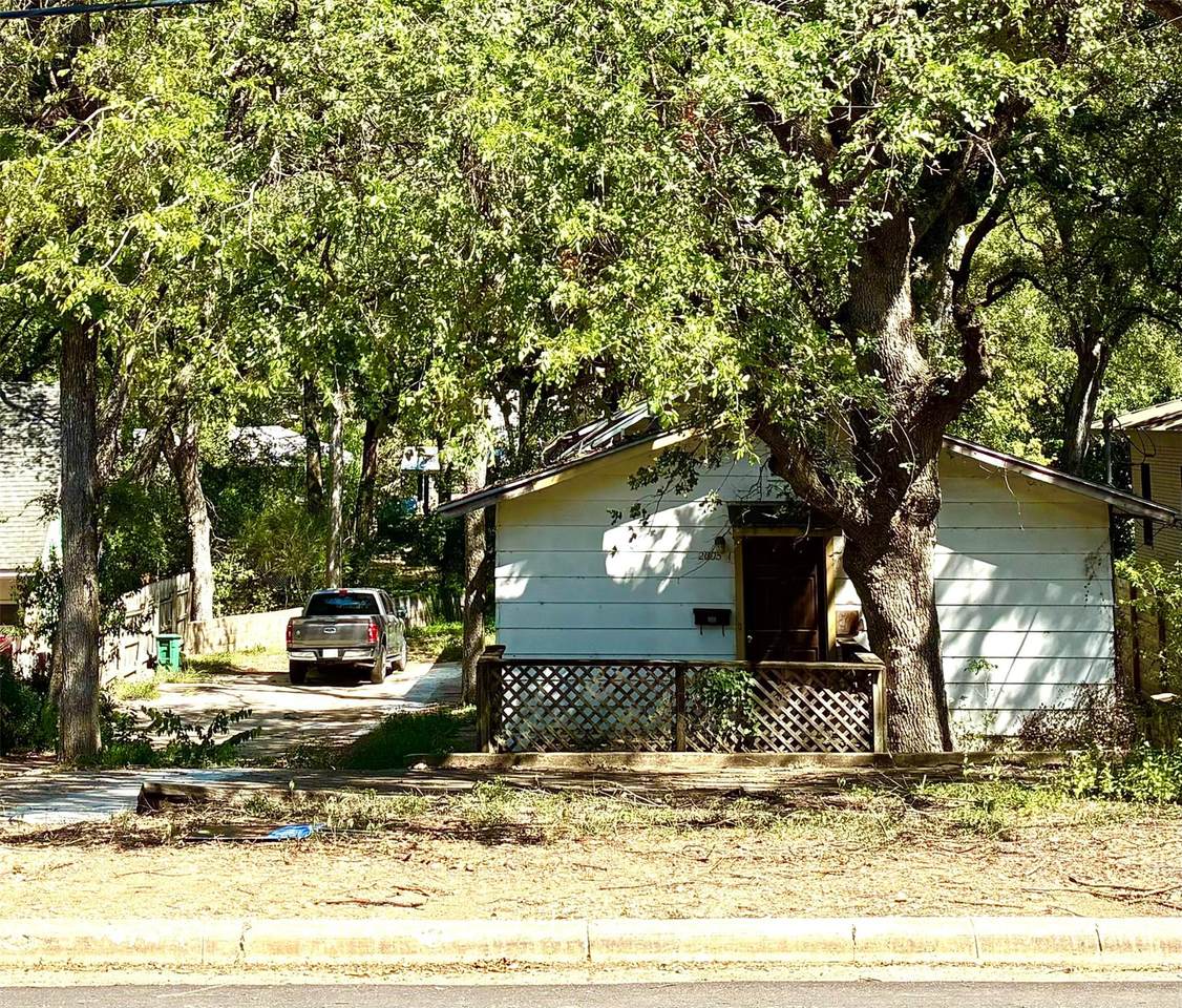 2005 Sharon Ln - Photo 1