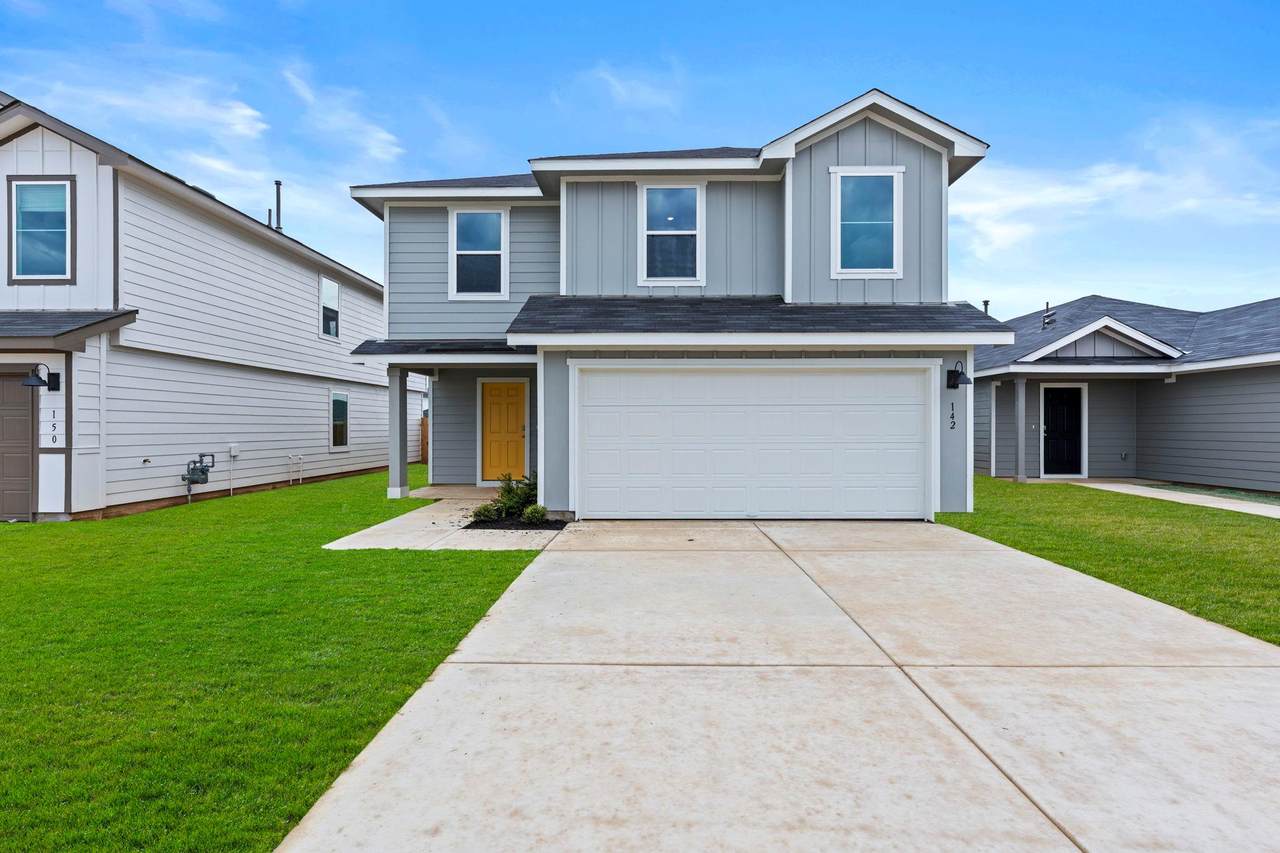 142 Surrey Oaks - Photo 1