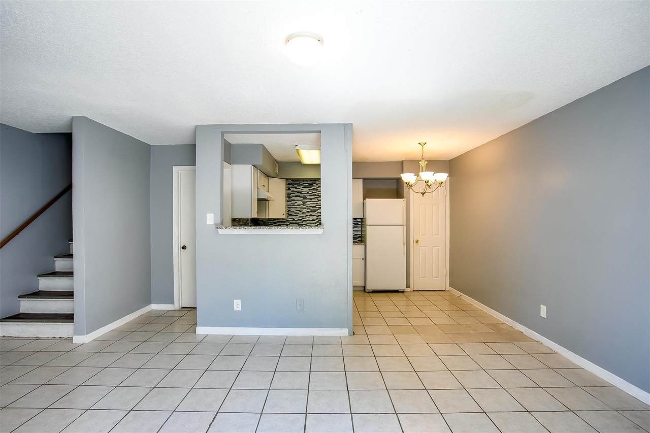 2215 Mission Hill Cir - Photo 1