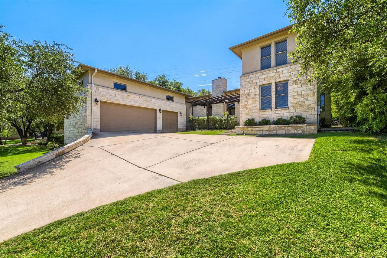220 Clubhouse Dr - Photo 1