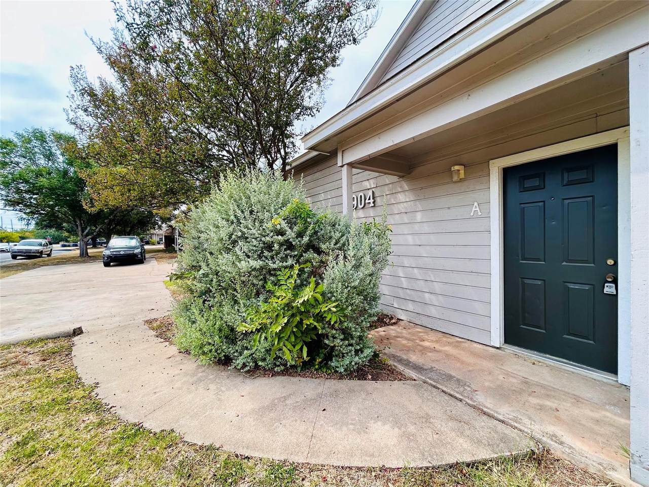 8904 Schick Rd - Photo 1