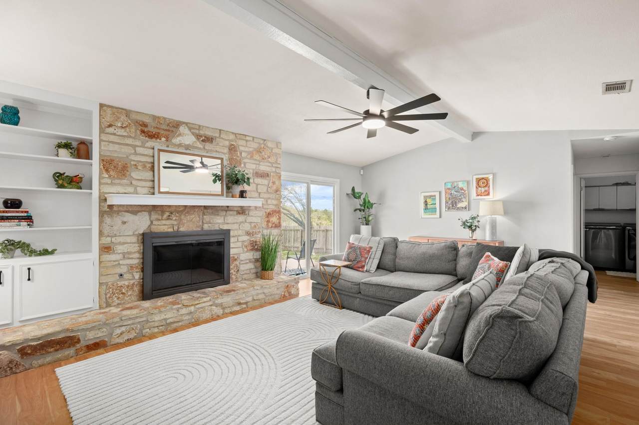 11900 Oakbrook Dr - Photo 1