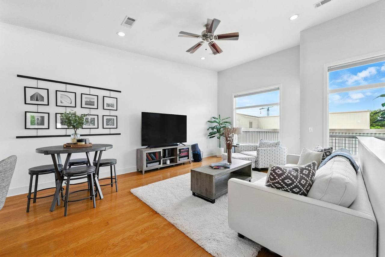 1702 Lamar Blvd - Photo 1