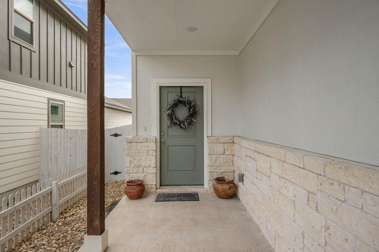 https://bt-photos.global.ssl.fastly.net/austin/1280_boomver_1_1617082-2.jpg