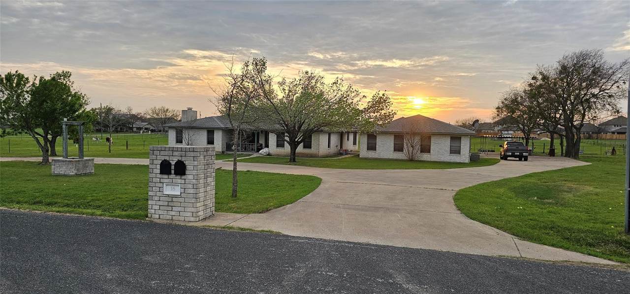 16 Brenda Ln - Photo 1