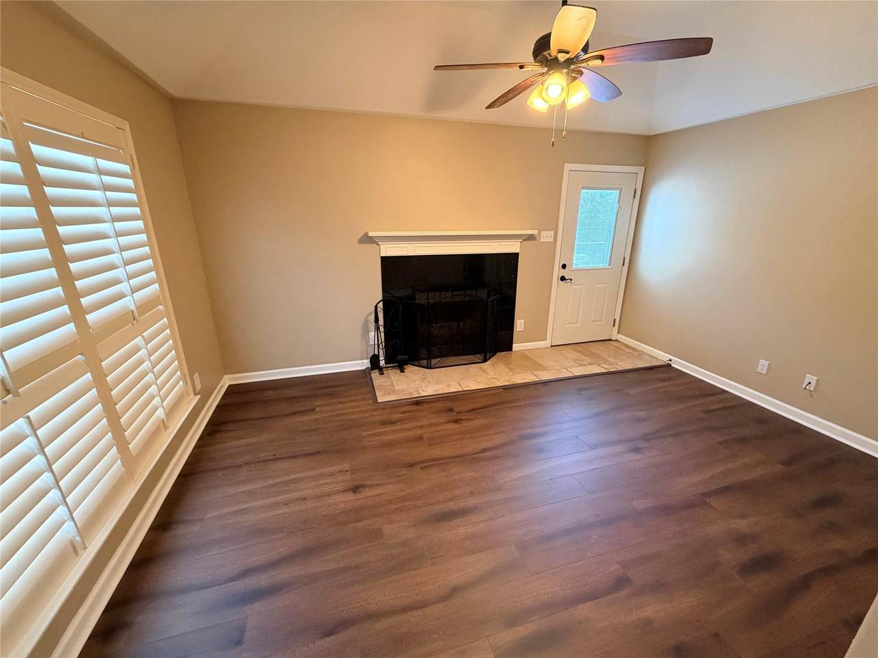 3103 Whisper Oaks Ln - Photo 1