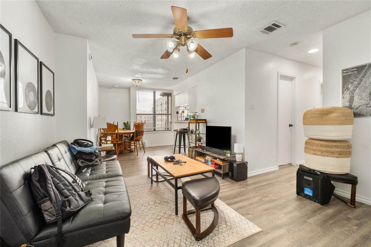 2409 Leon St - Photo 1