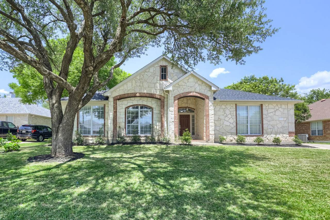 1004 Olympic Dr - Photo 1