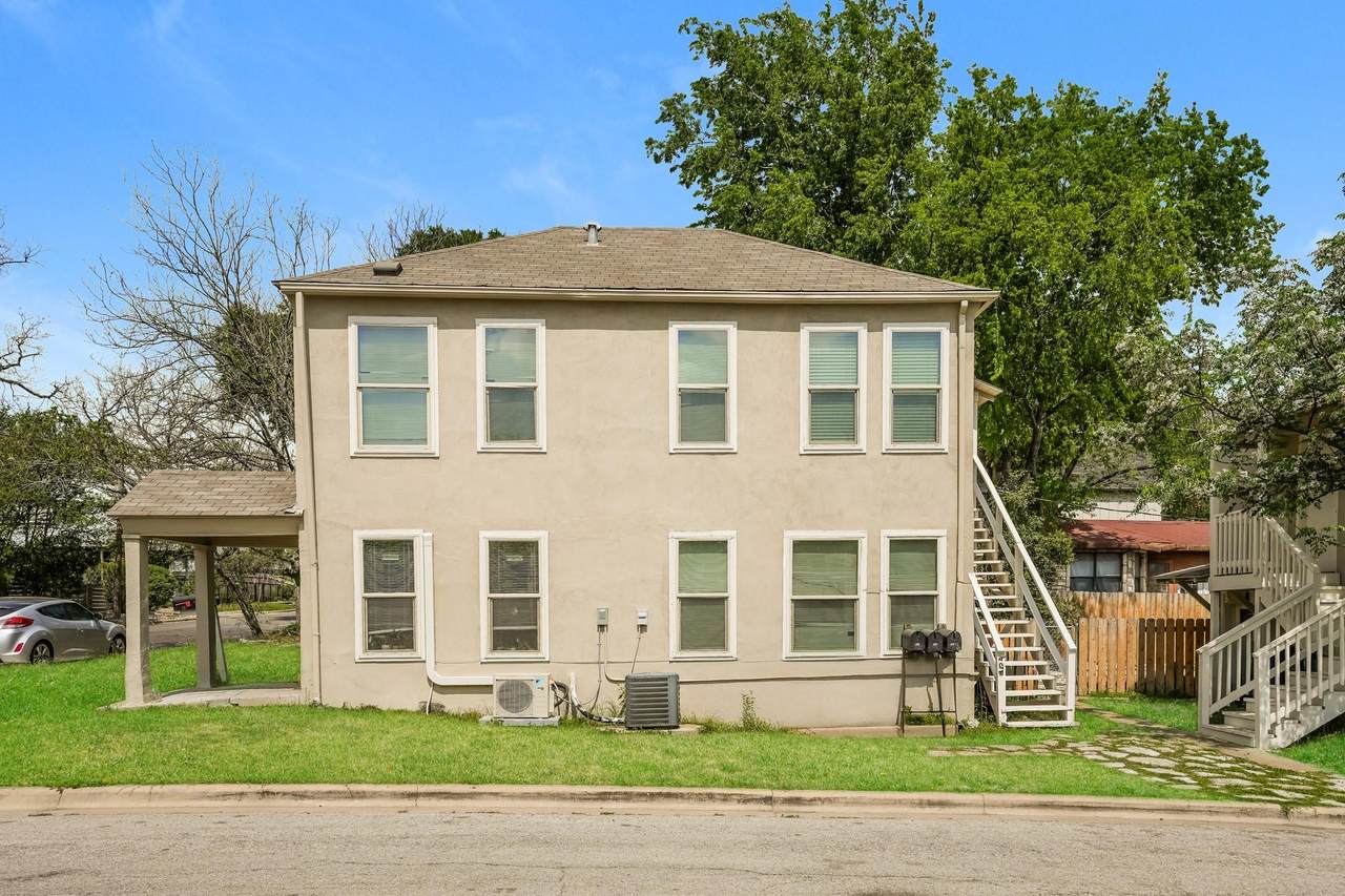 4801 Avenue H - Photo 1