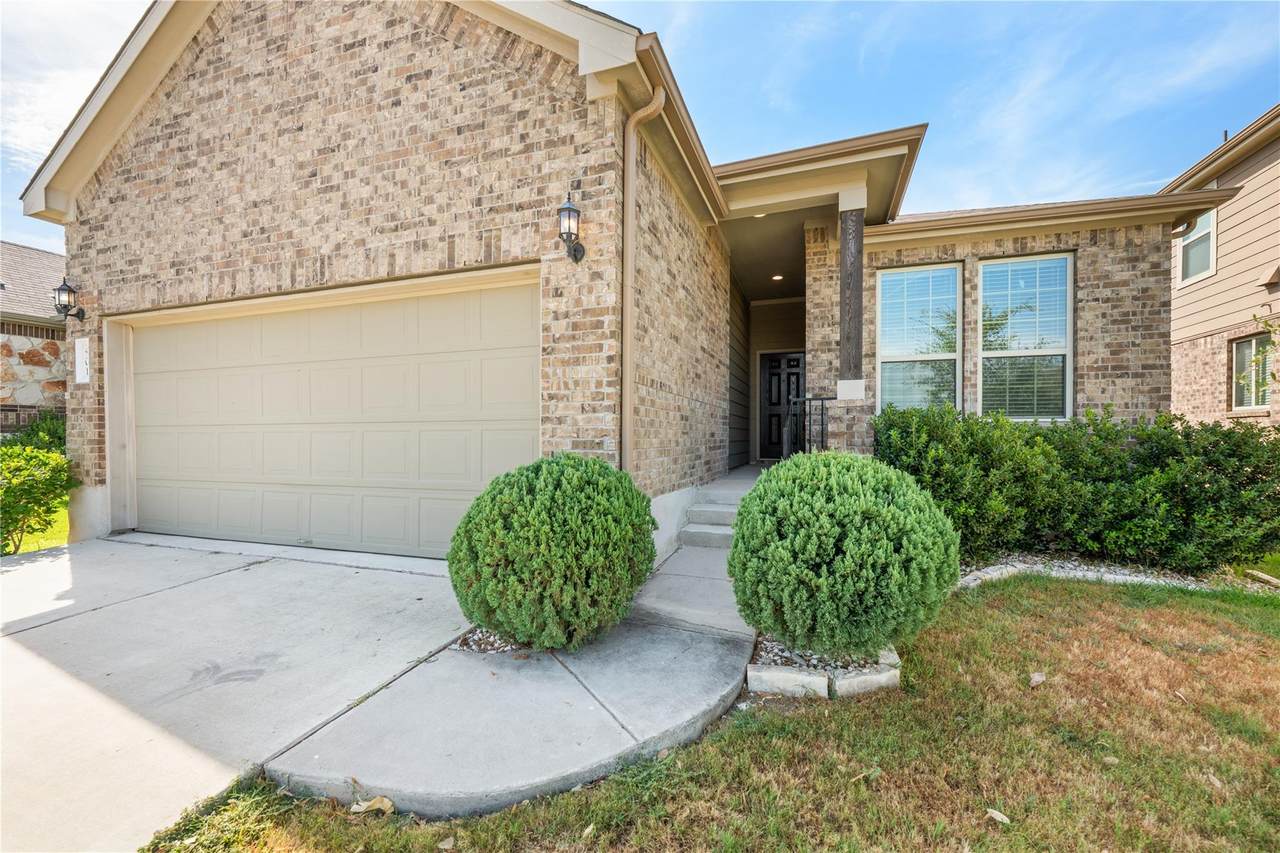 401 Duroc Dr - Photo 1