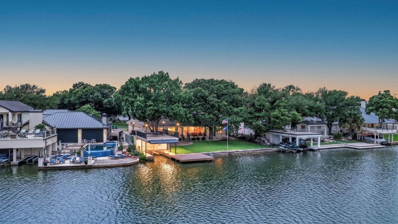 909 Red Sails Dr - Photo 1