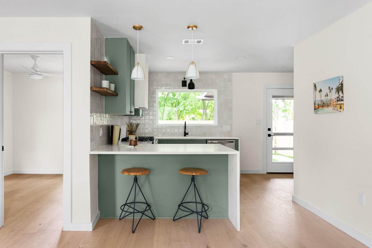 2105 Brunswick Dr - Photo 1